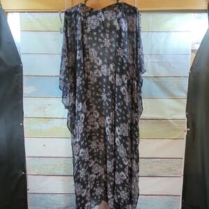 Torrid Black and Pink Floral Robe